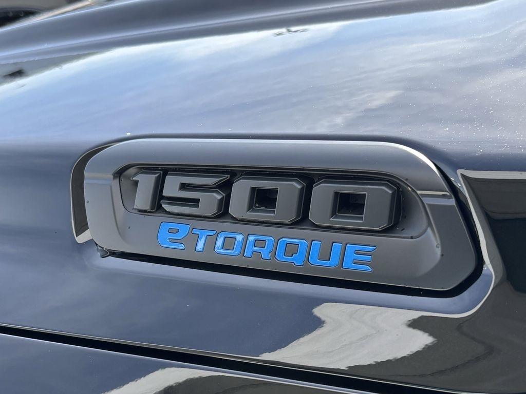 RAM 1500 Big Horn Crew Cab SWB 4WD 2026