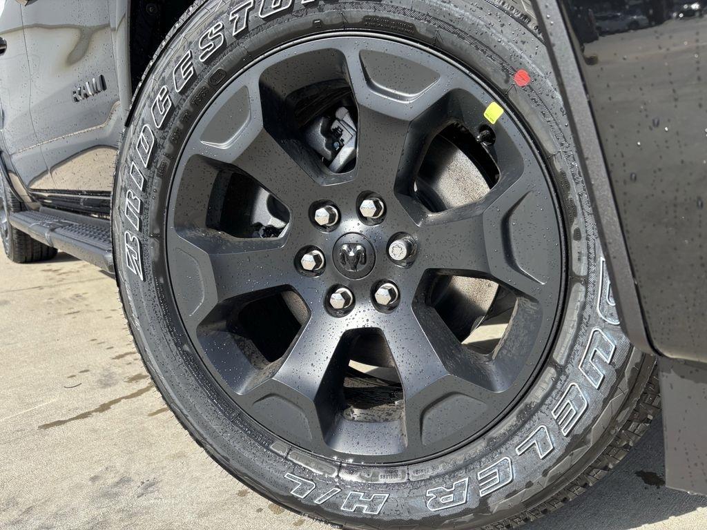 RAM 1500 Big Horn Crew Cab SWB 4WD 2026