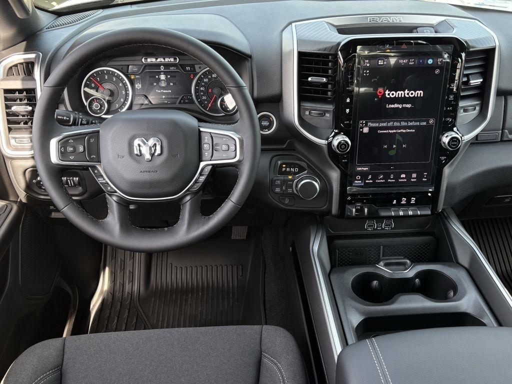 RAM 1500 Big Horn Crew Cab SWB 4WD 2026