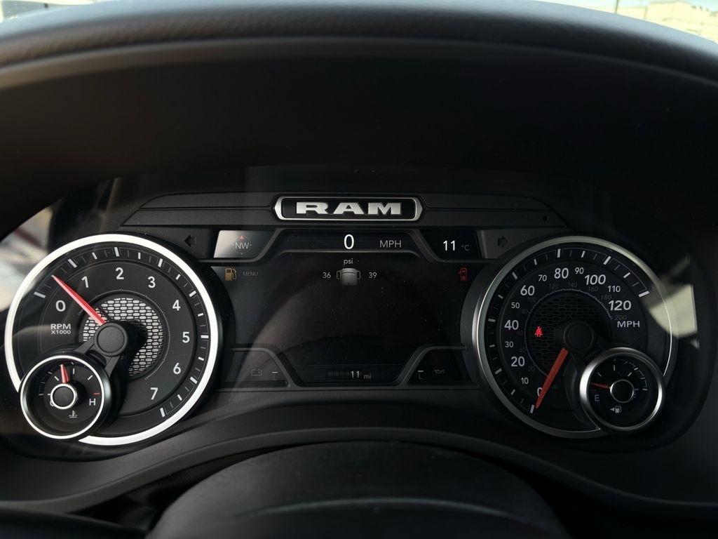 RAM 1500 Big Horn Crew Cab SWB 4WD 2026