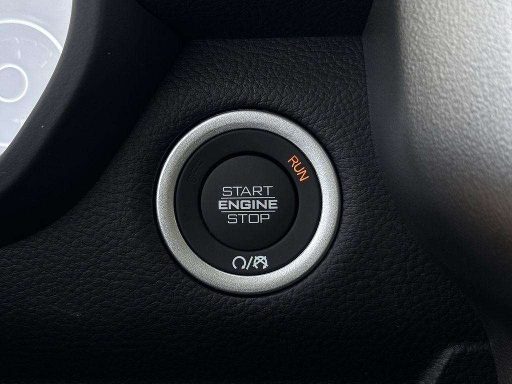 RAM 1500 Big Horn Crew Cab SWB 4WD 2026