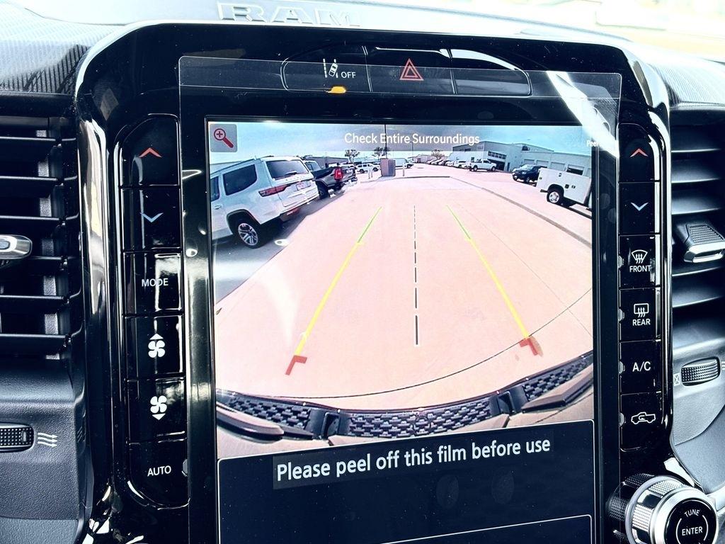 RAM 1500 Big Horn Crew Cab SWB 4WD 2026