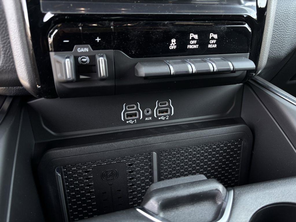 RAM 1500 Big Horn Crew Cab SWB 4WD 2026