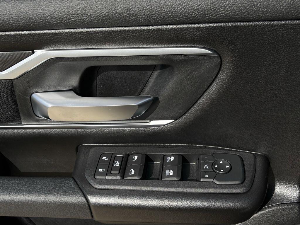 RAM 1500 Big Horn Crew Cab SWB 4WD 2026