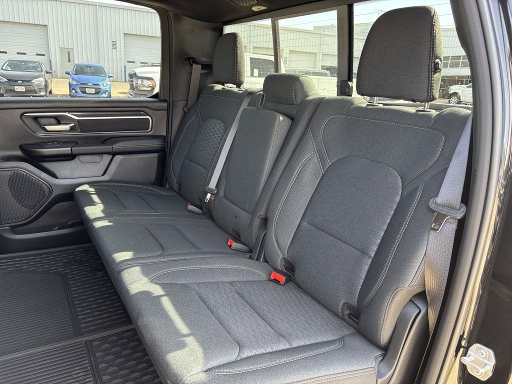 RAM 1500 Big Horn Crew Cab SWB 4WD 2026