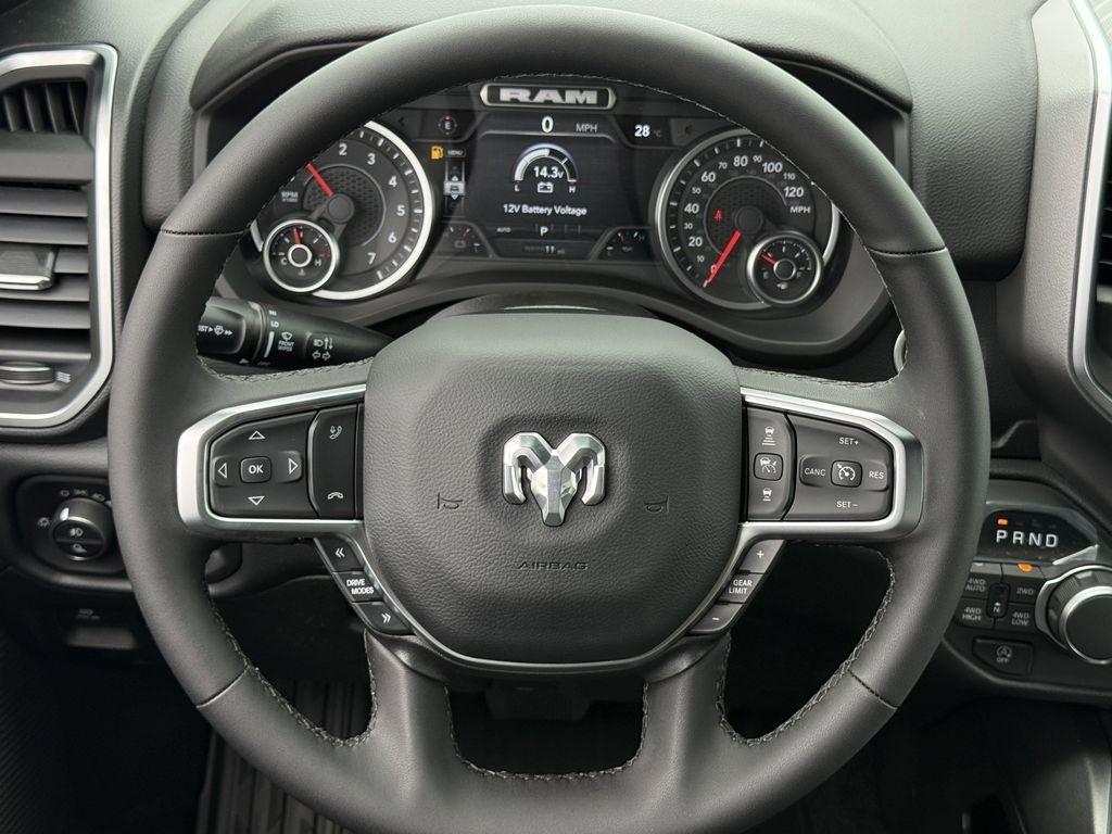 RAM 1500 Big Horn Crew Cab SWB 4WD 2026