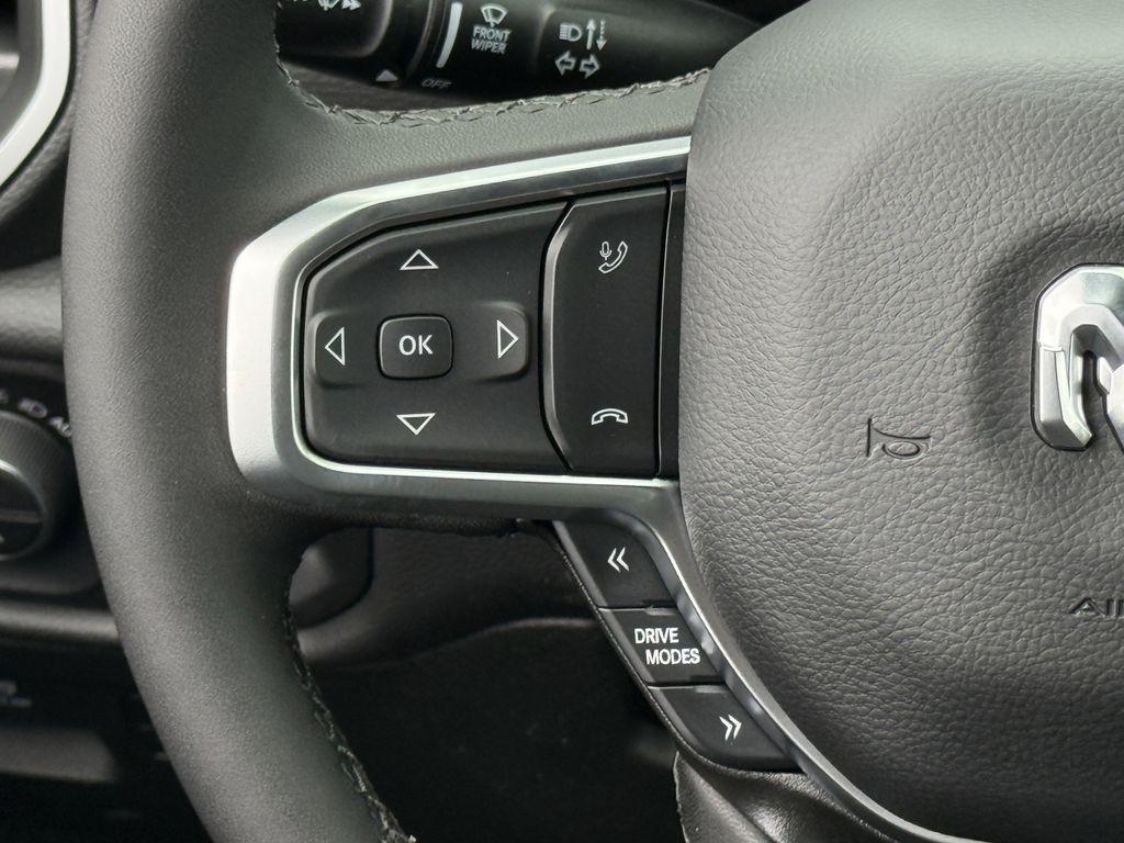 RAM 1500 Big Horn Crew Cab SWB 4WD 2026