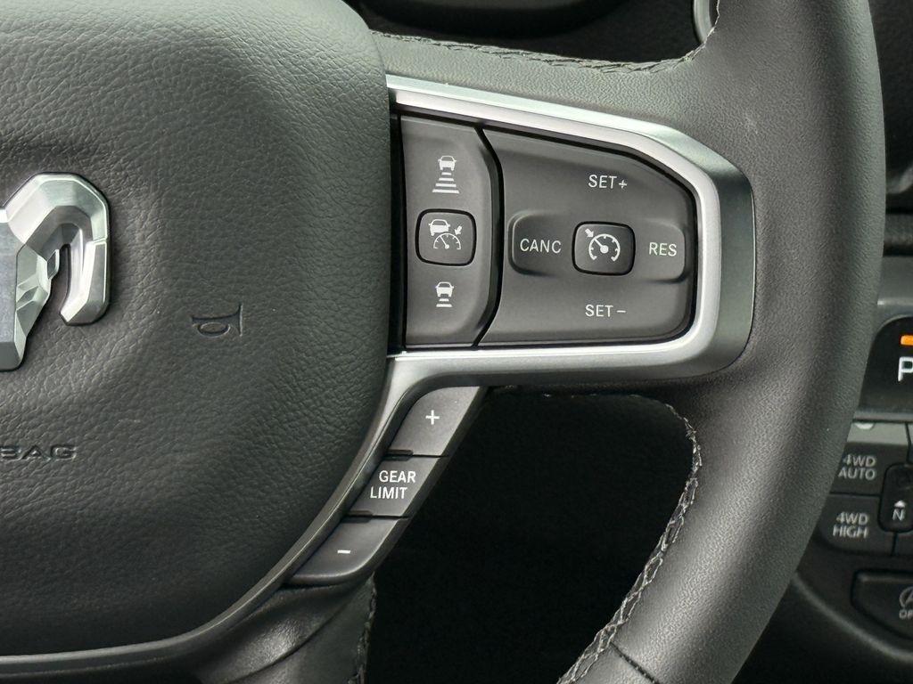 RAM 1500 Big Horn Crew Cab SWB 4WD 2026
