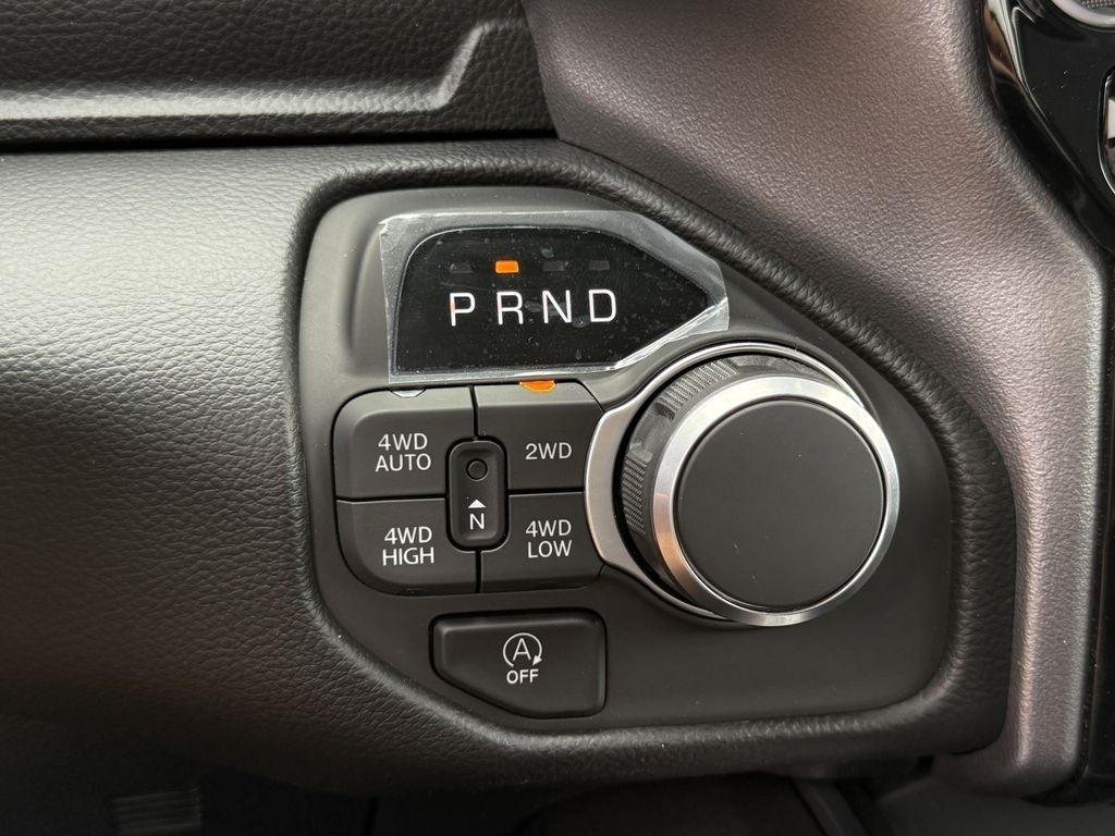RAM 1500 Big Horn Crew Cab SWB 4WD 2026