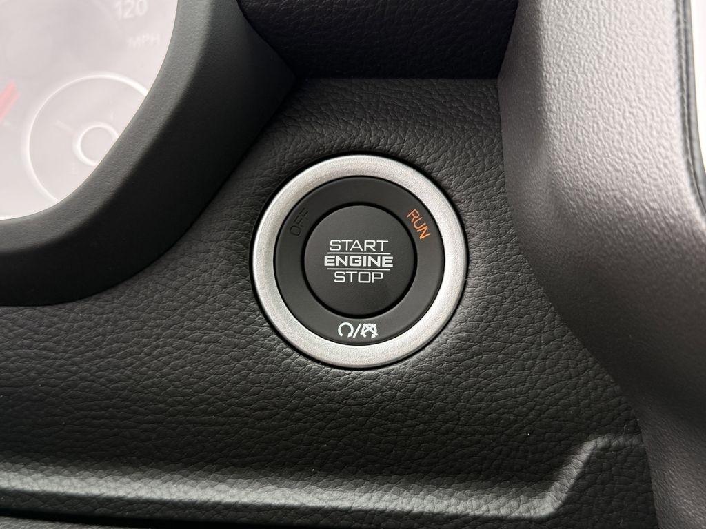 RAM 1500 Big Horn Crew Cab SWB 4WD 2026