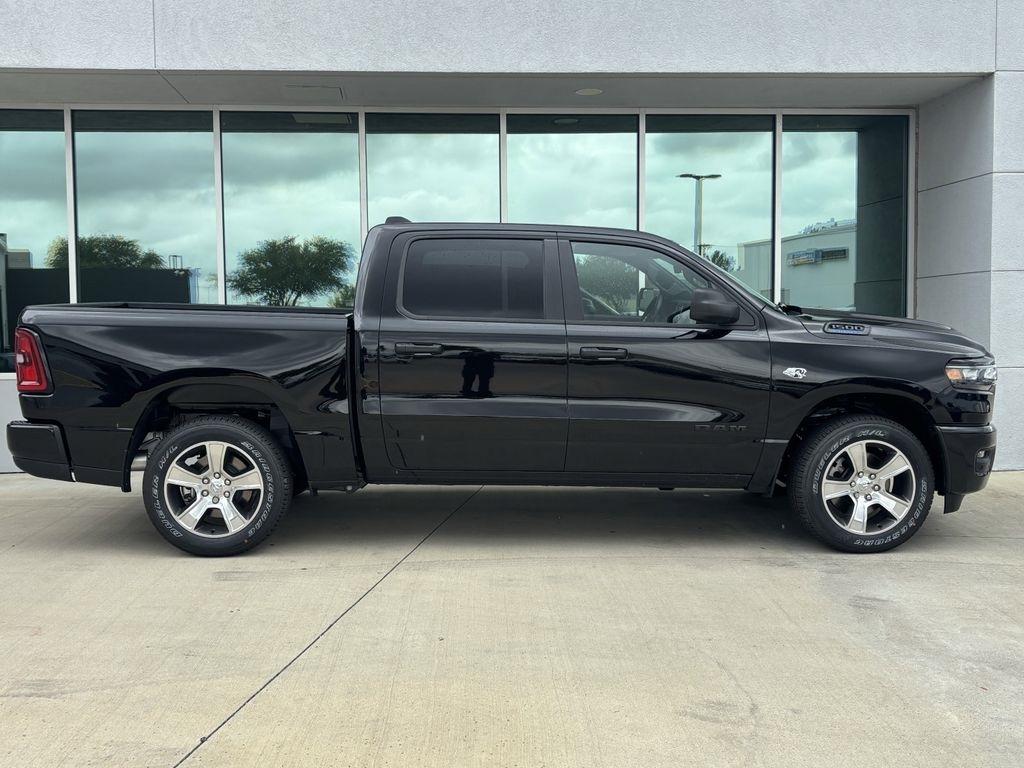 RAM 1500 Tradesman Crew Cab SWB 2WD 2026