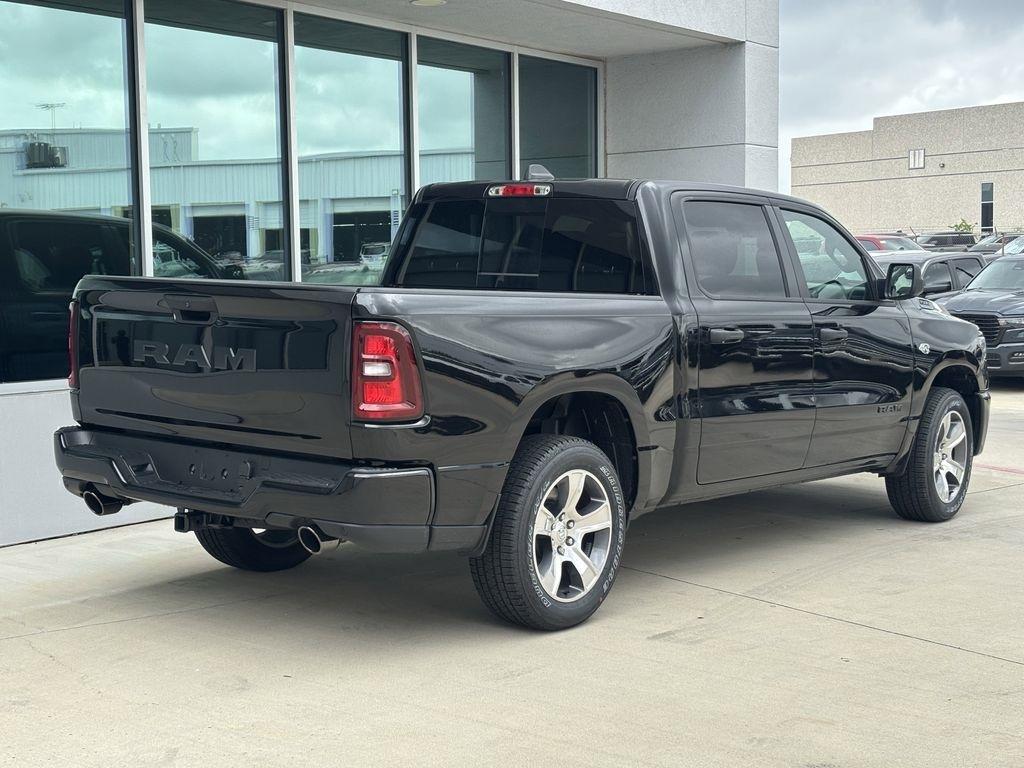 RAM 1500 Tradesman Crew Cab SWB 2WD 2026