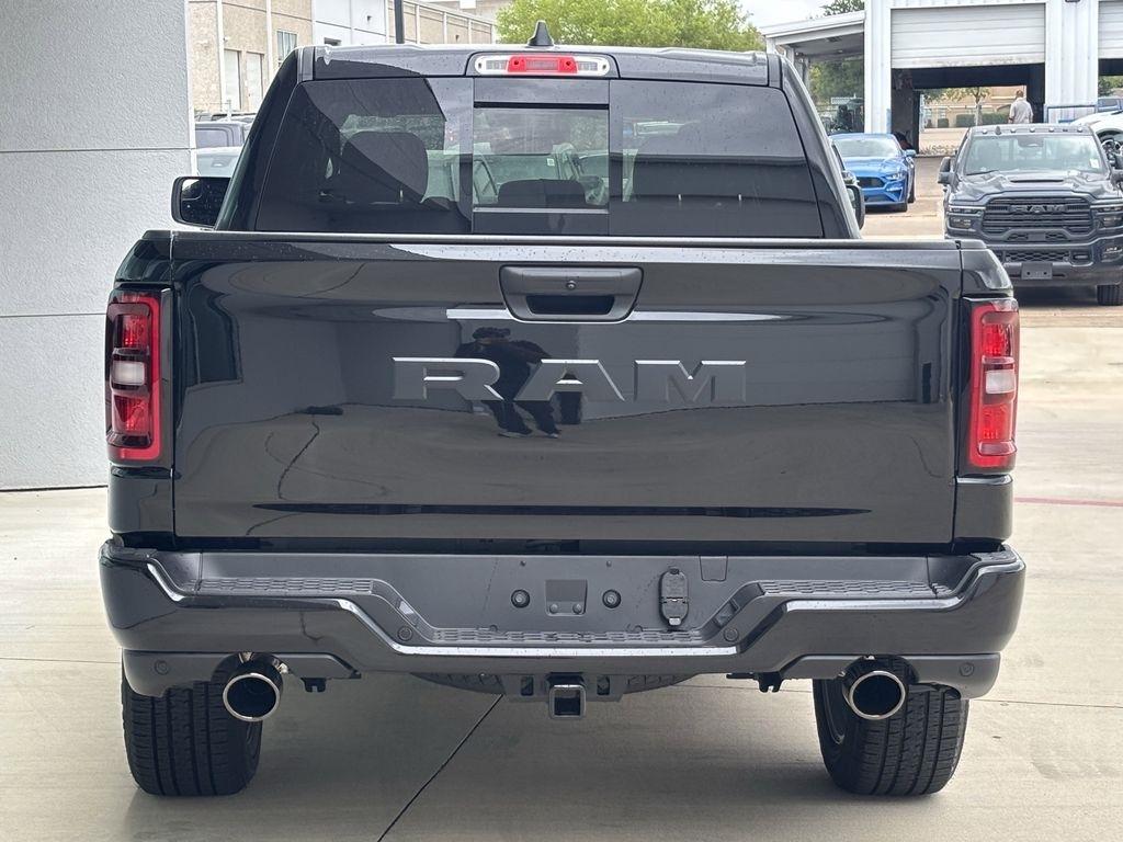 RAM 1500 Tradesman Crew Cab SWB 2WD 2026