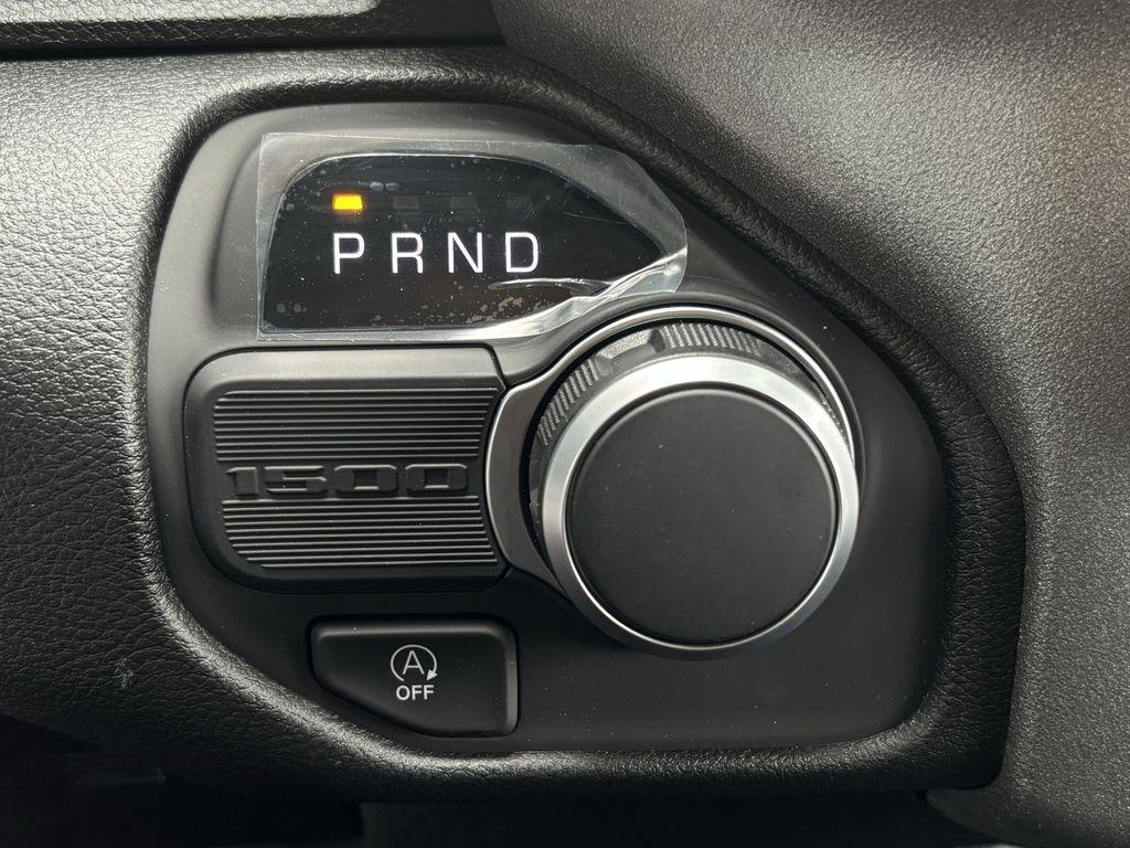 RAM 1500 Tradesman Crew Cab SWB 2WD 2026
