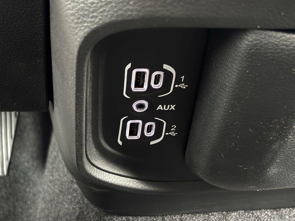RAM 1500 Tradesman Crew Cab SWB 2WD 2026