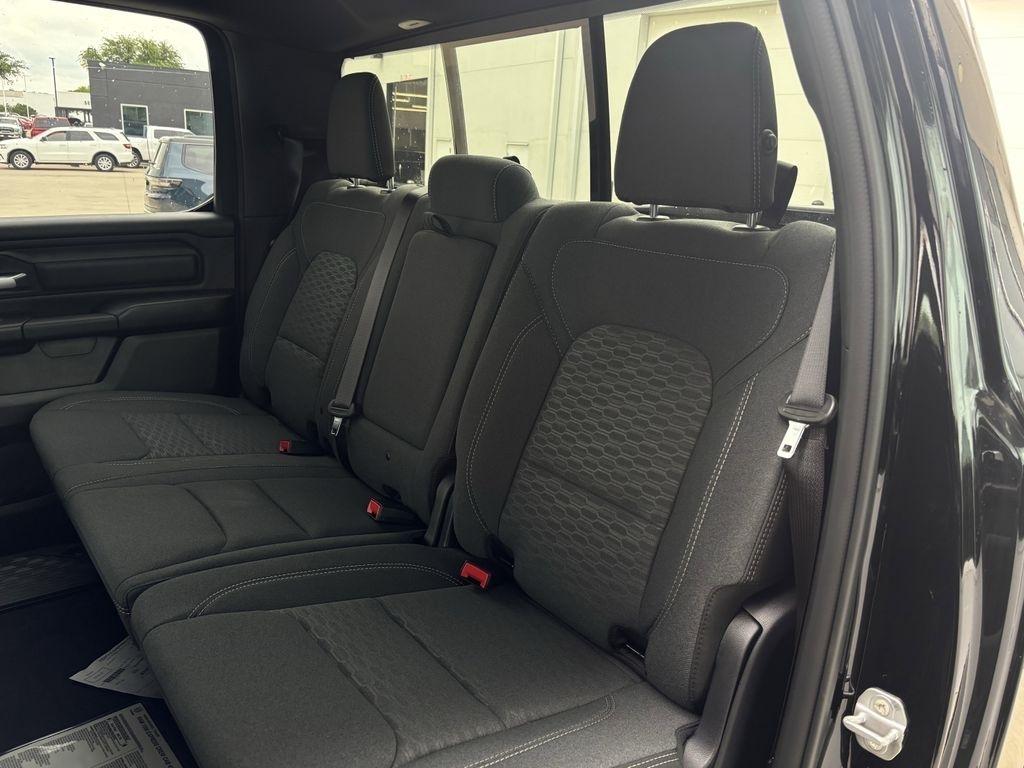 RAM 1500 Tradesman Crew Cab SWB 2WD 2026