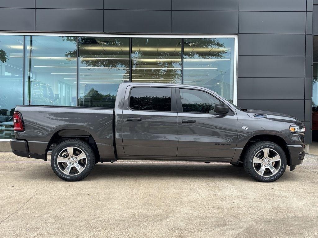 RAM 1500 Tradesman Crew Cab SWB 2WD 2026