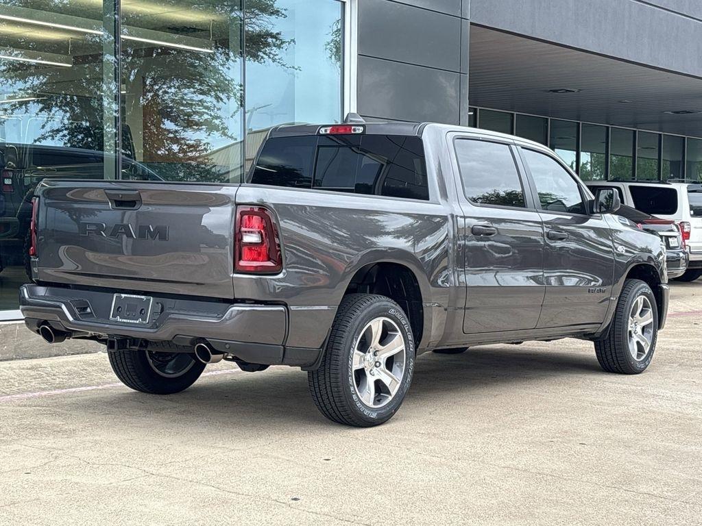RAM 1500 Tradesman Crew Cab SWB 2WD 2026