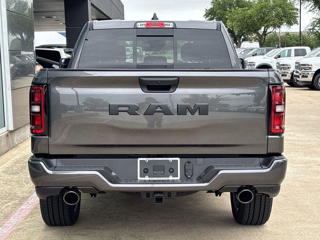 RAM 1500 Tradesman Crew Cab SWB 2WD 2026