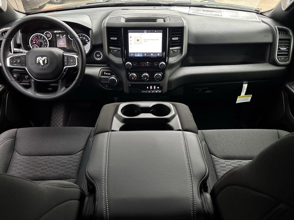 RAM 1500 Tradesman Crew Cab SWB 2WD 2026