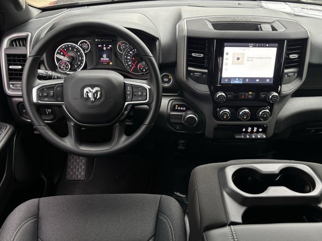 RAM 1500 Tradesman Crew Cab SWB 2WD 2026