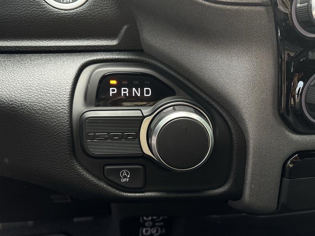 RAM 1500 Tradesman Crew Cab SWB 2WD 2026