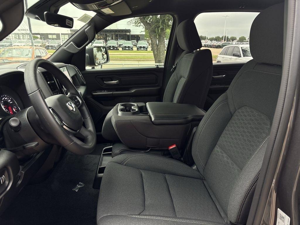 RAM 1500 Tradesman Crew Cab SWB 2WD 2026