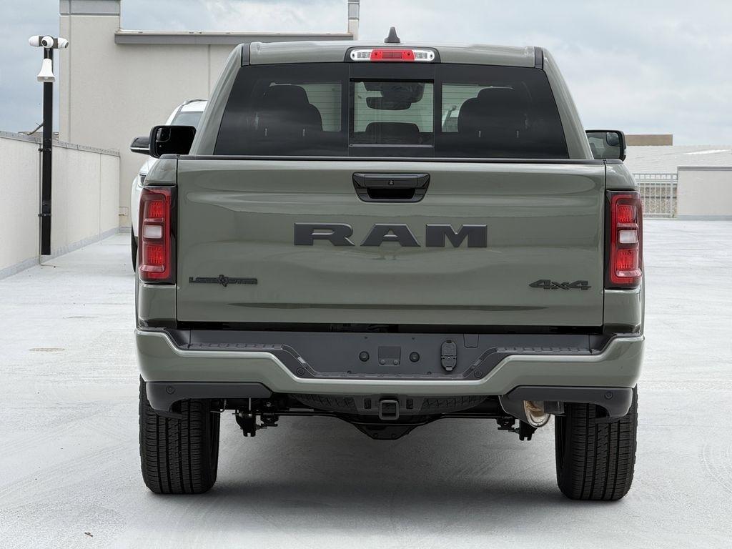 RAM 1500 Big Horn Crew Cab SWB 4WD 2026