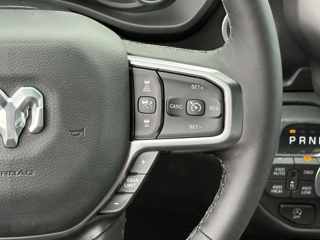 RAM 1500 Big Horn Crew Cab SWB 4WD 2026