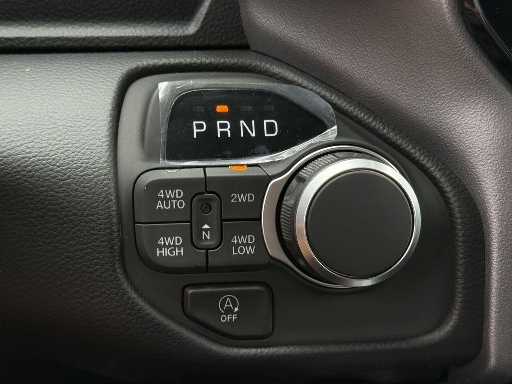 RAM 1500 Big Horn Crew Cab SWB 4WD 2026