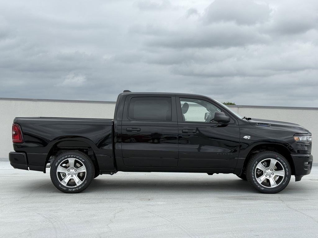 RAM 1500 Tradesman Crew Cab SWB 2WD 2026