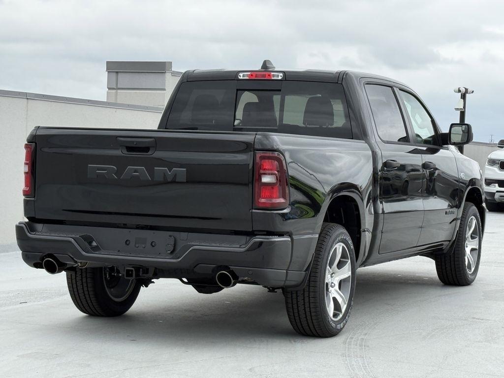 RAM 1500 Tradesman Crew Cab SWB 2WD 2026