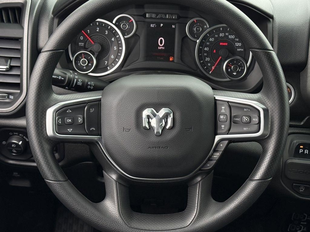 RAM 1500 Tradesman Crew Cab SWB 2WD 2026
