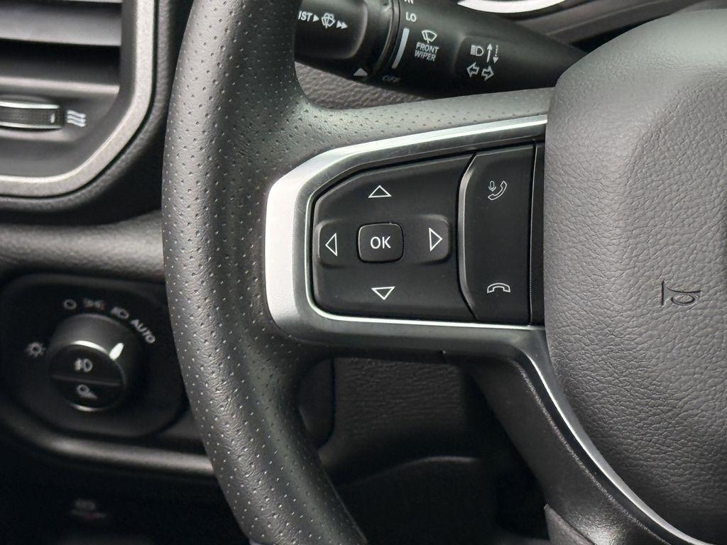 RAM 1500 Tradesman Crew Cab SWB 2WD 2026