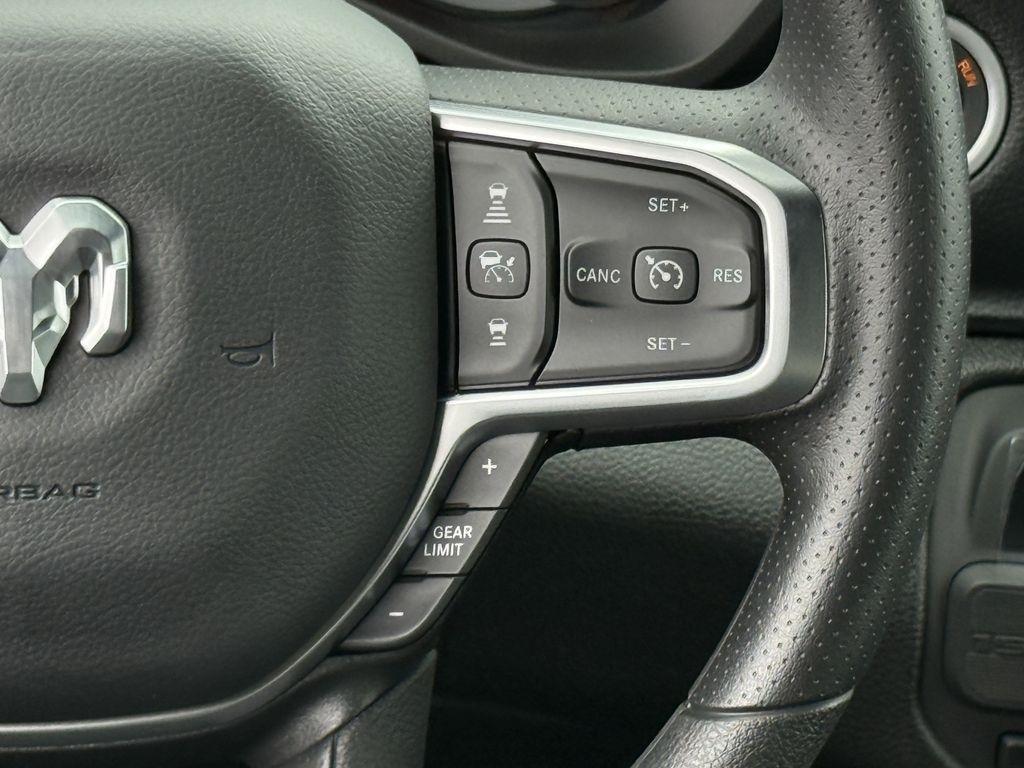 RAM 1500 Tradesman Crew Cab SWB 2WD 2026