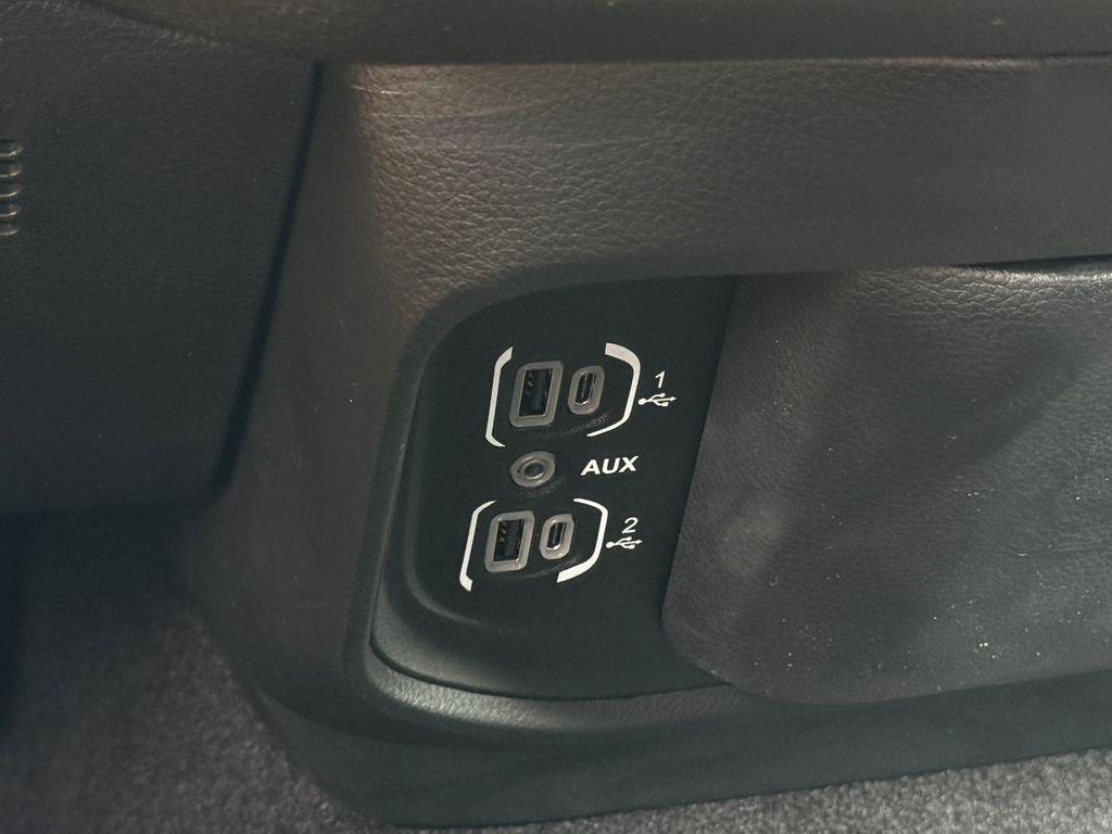 RAM 1500 Tradesman Crew Cab SWB 2WD 2026
