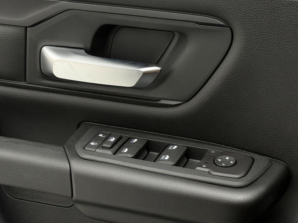 RAM 1500 Tradesman Crew Cab SWB 2WD 2026