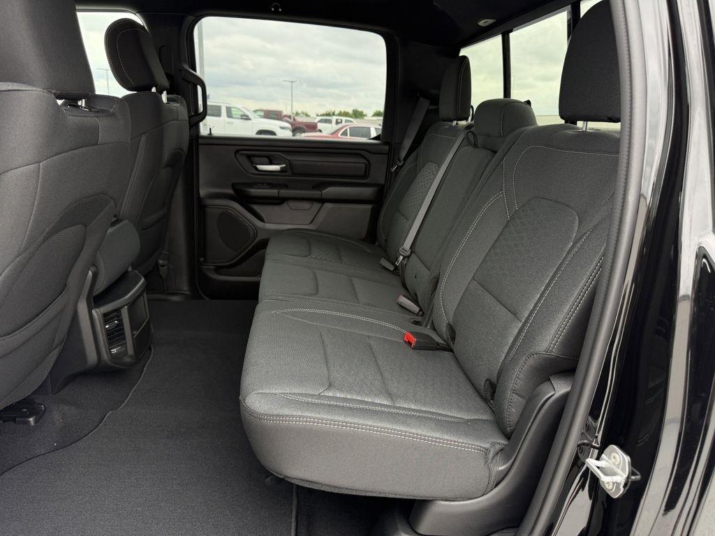 RAM 1500 Tradesman Crew Cab SWB 2WD 2026