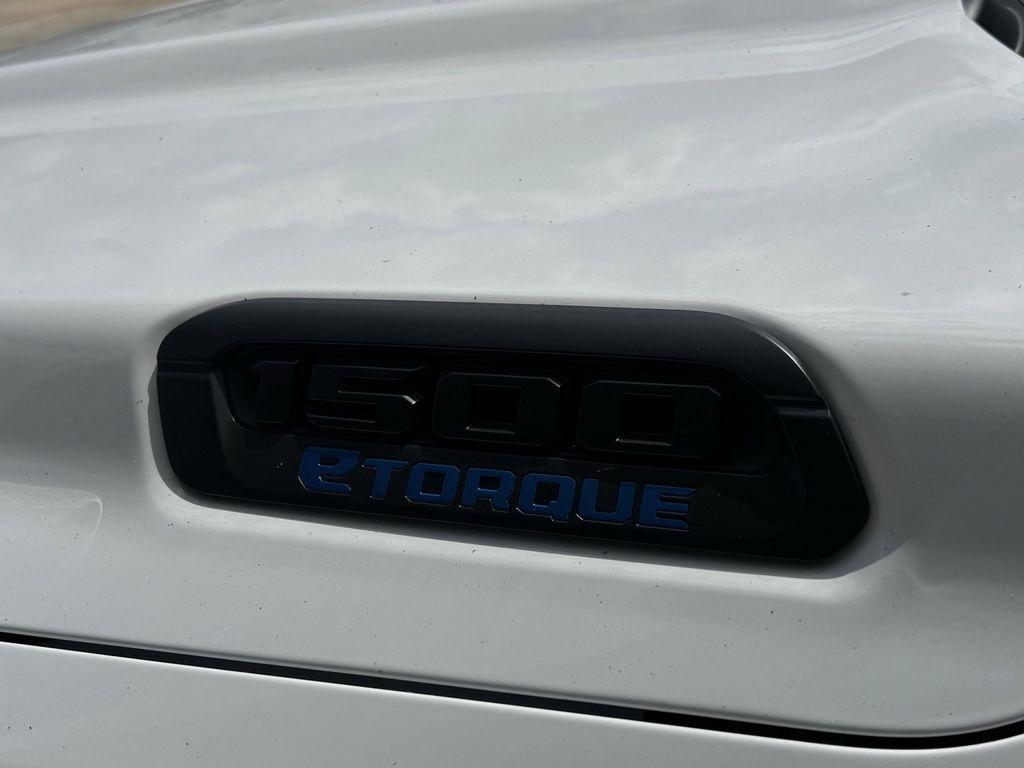RAM 1500 Tradesman Quad Cab 2WD 2026