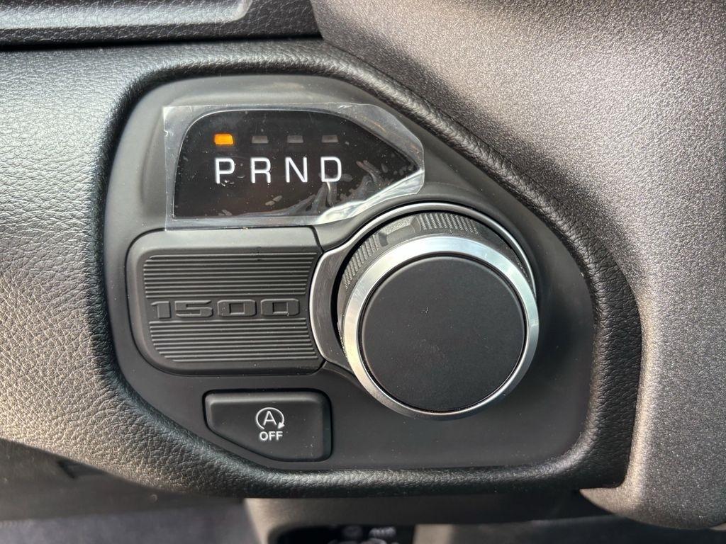 RAM 1500 Tradesman Quad Cab 2WD 2026