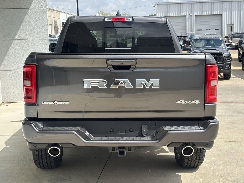 RAM 1500 Big Horn Crew Cab SWB 4WD 2026