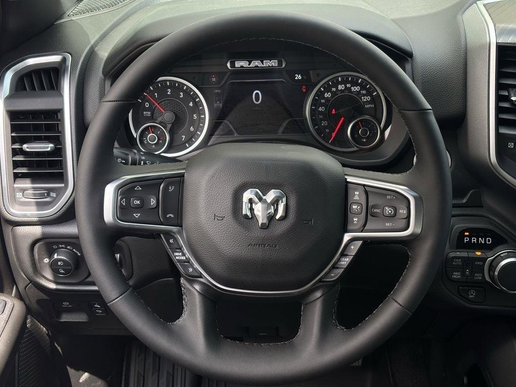 RAM 1500 Big Horn Crew Cab SWB 4WD 2026