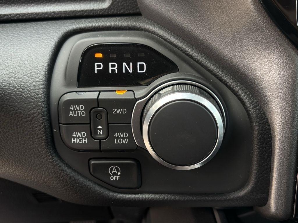 RAM 1500 Big Horn Crew Cab SWB 4WD 2026