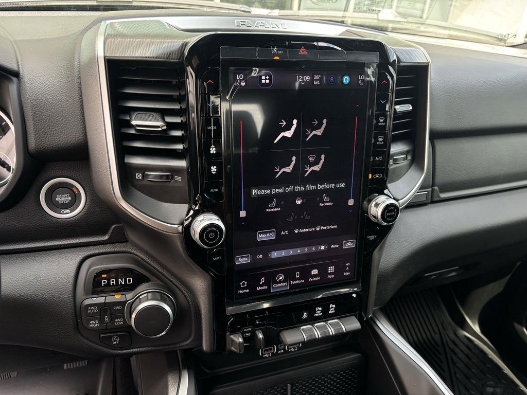 RAM 1500 Big Horn Crew Cab SWB 4WD 2026