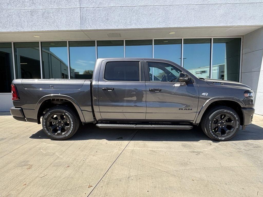 RAM 1500 Big Horn Crew Cab SWB 4WD 2026