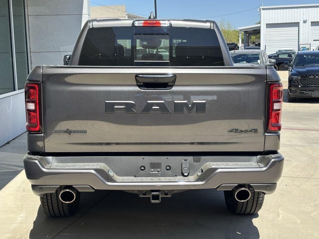 RAM 1500 Big Horn Crew Cab SWB 4WD 2026