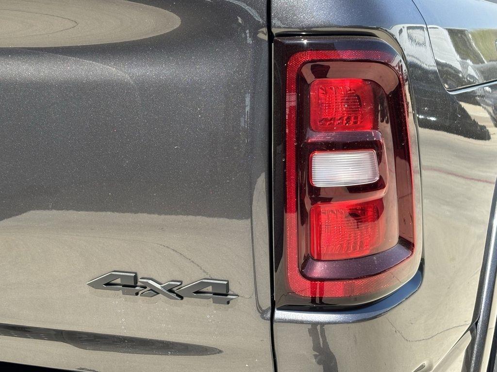 RAM 1500 Big Horn Crew Cab SWB 4WD 2026