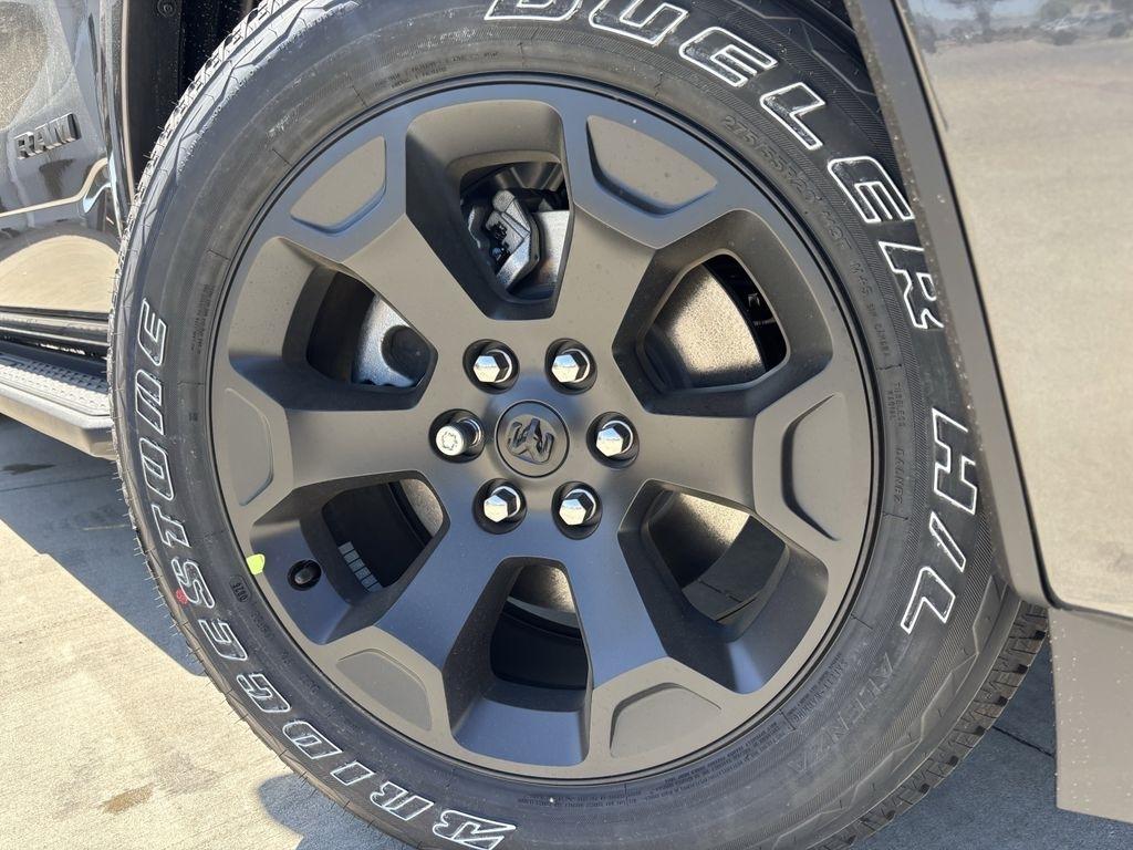 RAM 1500 Big Horn Crew Cab SWB 4WD 2026