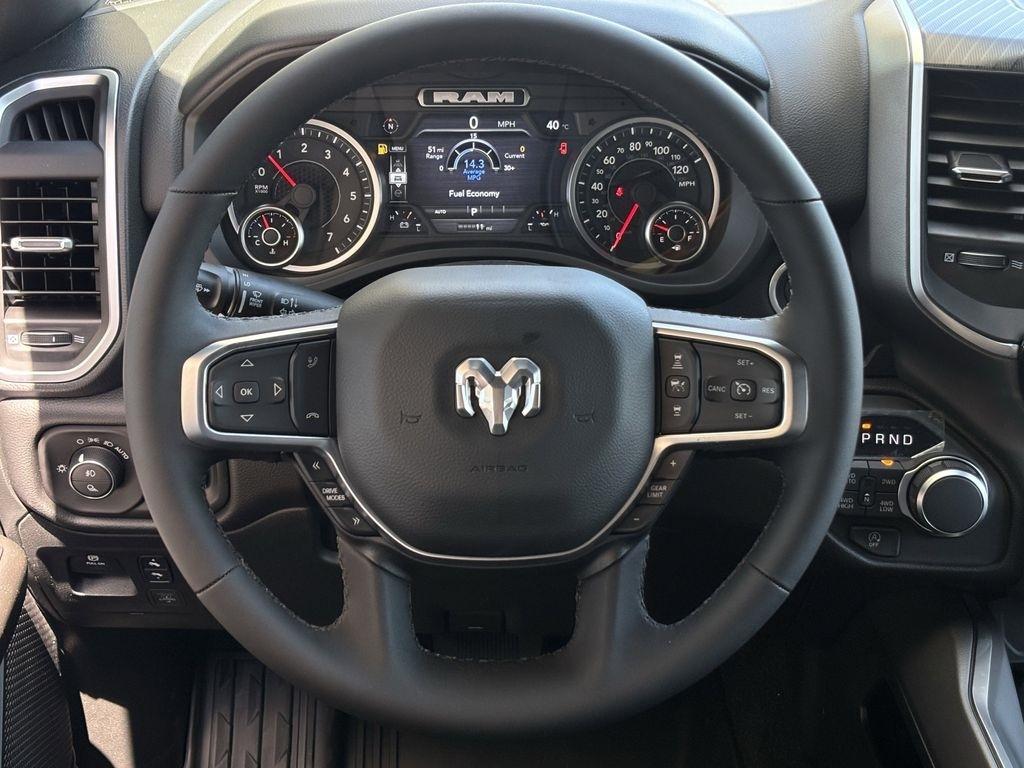 RAM 1500 Big Horn Crew Cab SWB 4WD 2026