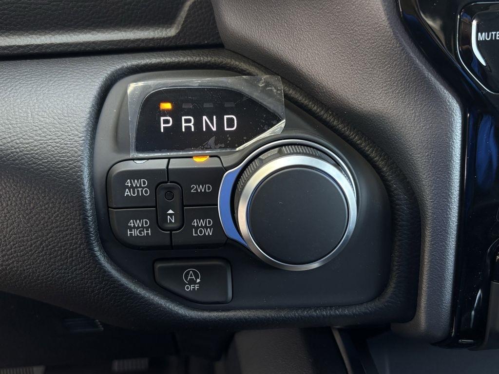 RAM 1500 Big Horn Crew Cab SWB 4WD 2026